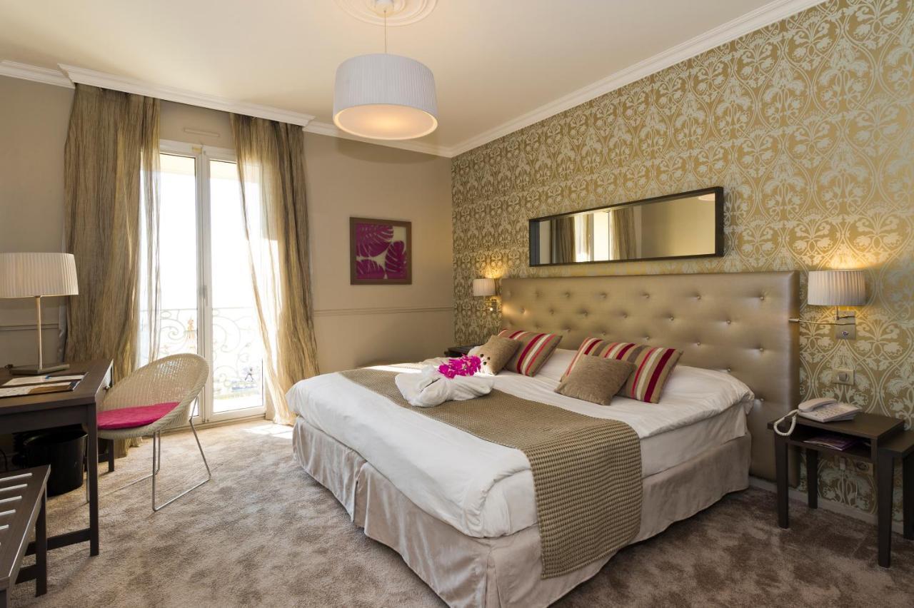 Le Royal Promenade Des Hotel 3*