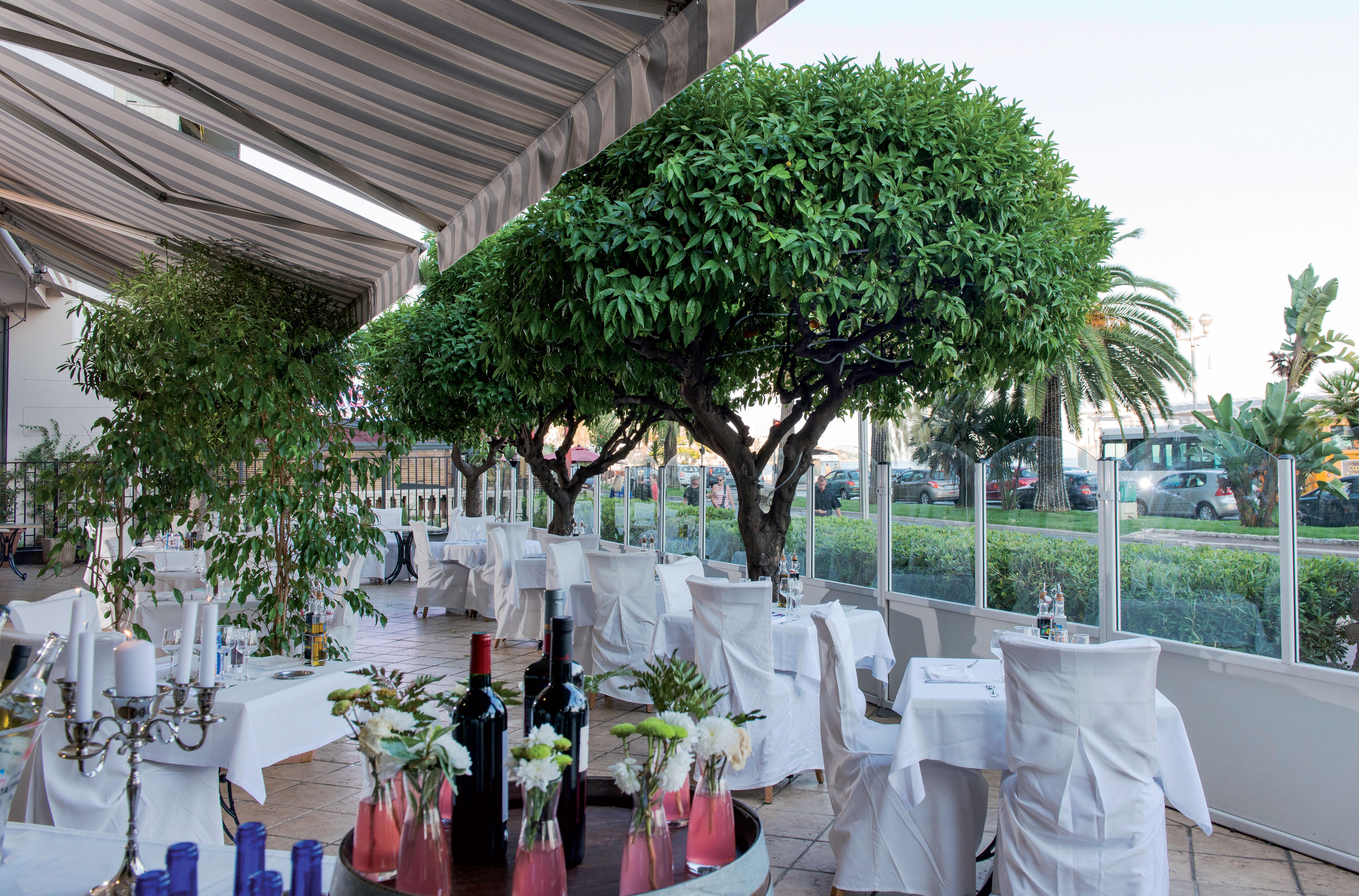 Le Royal Promenade Des Hotel 3*