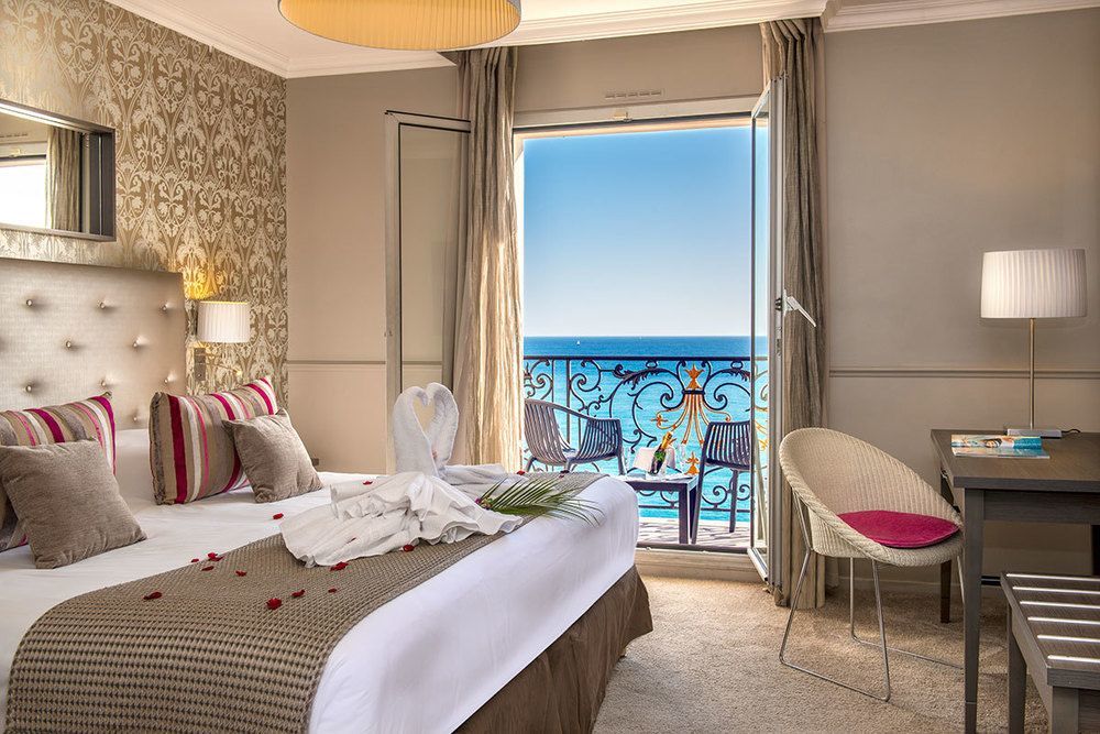 Hotel Le Royal Promenade Des 3*